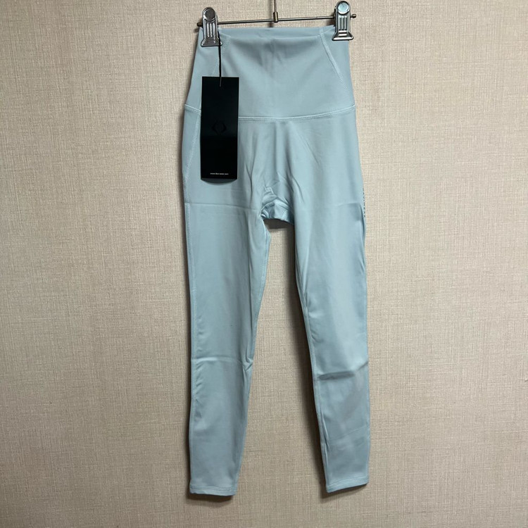 새상품 셔링탑+레깅스 세트 S--6