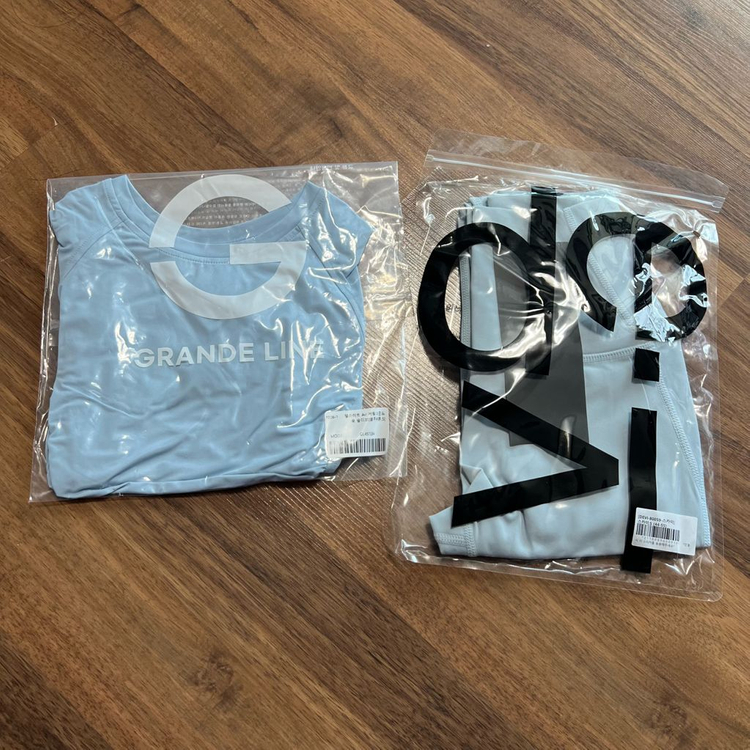 새상품 셔링탑+레깅스 세트 S--7