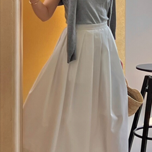 아뜰리에 쎄모먼 화이트 스커트