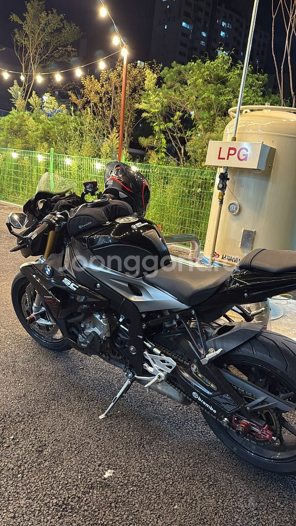 관리 열심히 한 s1000r 팝니다--2