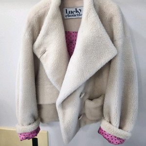 럭키슈에뜨 페이크 퍼 자켓