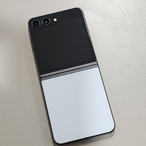 *35만원* 갤럭시 Z플립5 512기가 자급제 단독컬러 깨끗한폰 판매합니다 이미지