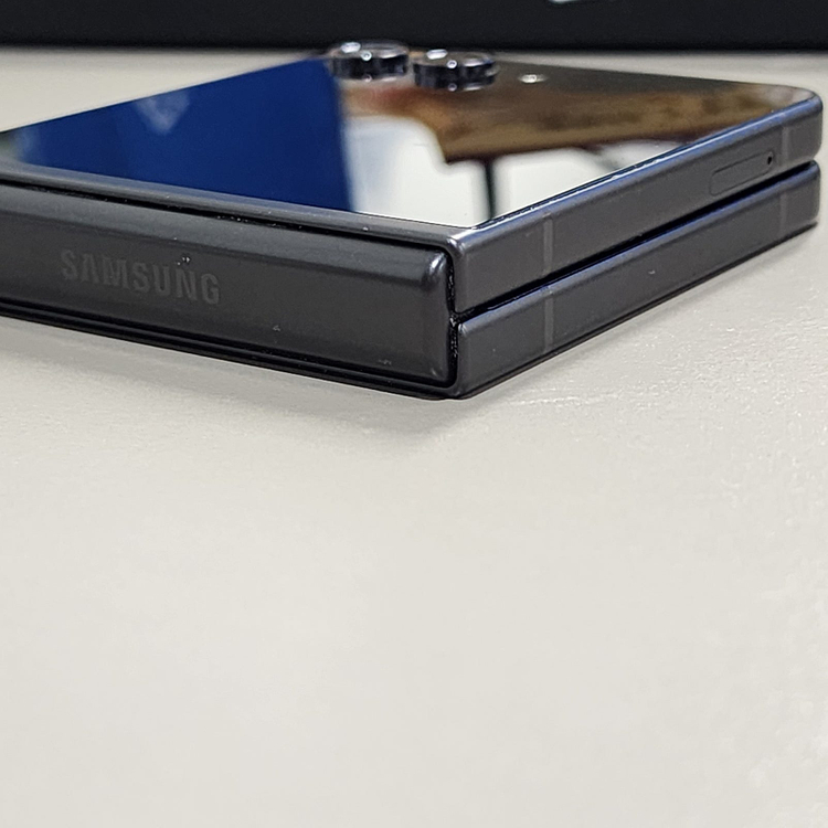 *35만원* 갤럭시 Z플립5 512기가 자급제 단독컬러 깨끗한폰 판매합니다 이미지