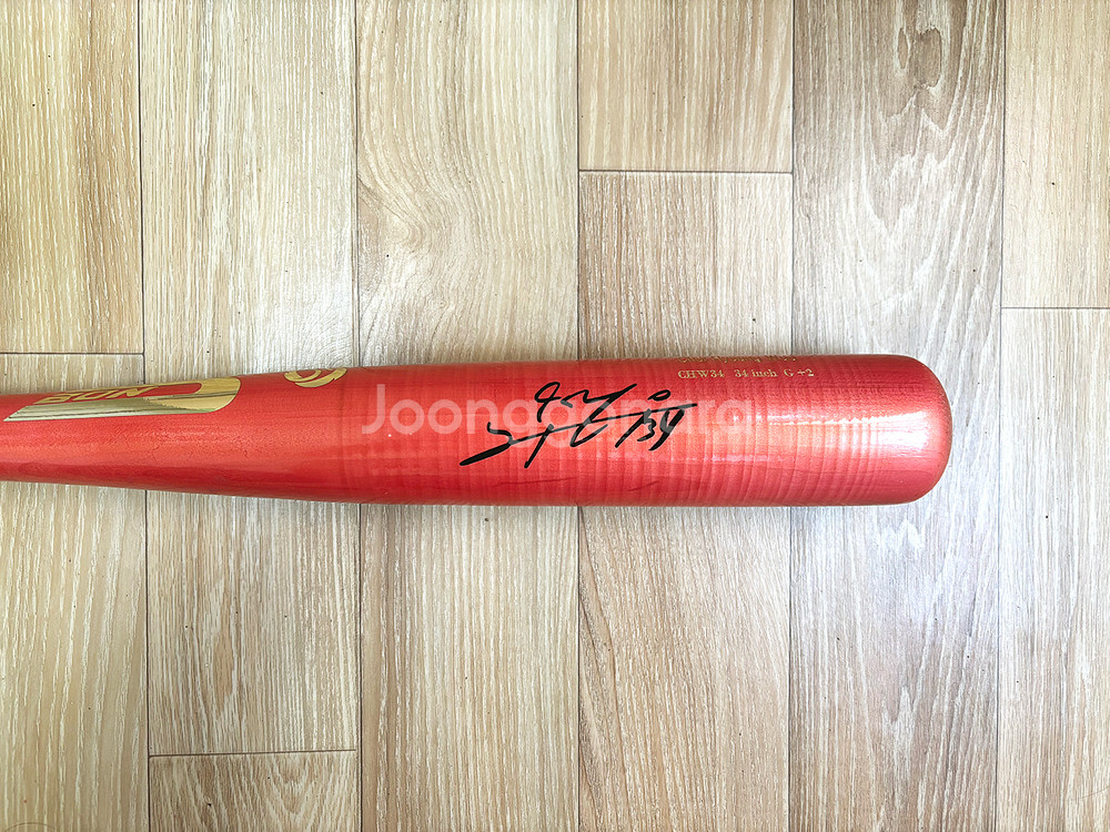 최형우 실사용 배트 (친필 싸인) + 실사용 배팅장갑--1