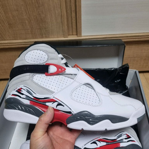 나이키 조던 8 레트로 벅스버니 2025 275 새상품