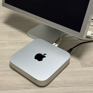 맥 미니 i7 cto 컴퓨터 + 애플 시네마 디스플레이