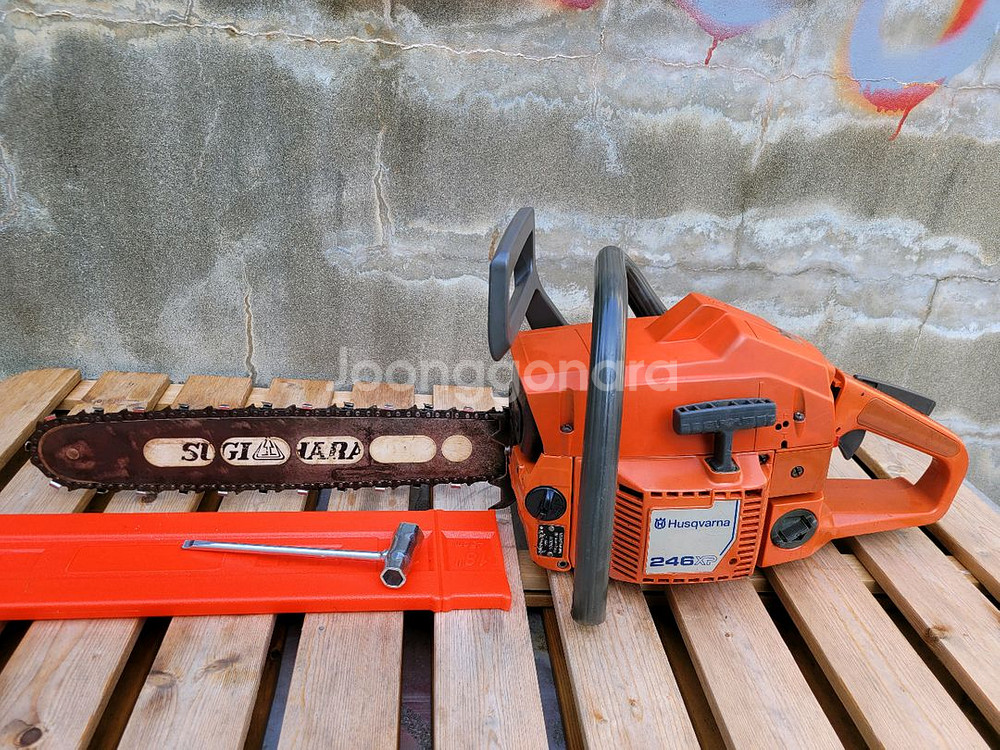 허스크바나 246XP 엔진톱--1