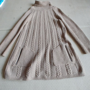 여성 케이블 니트 롱 스웨터