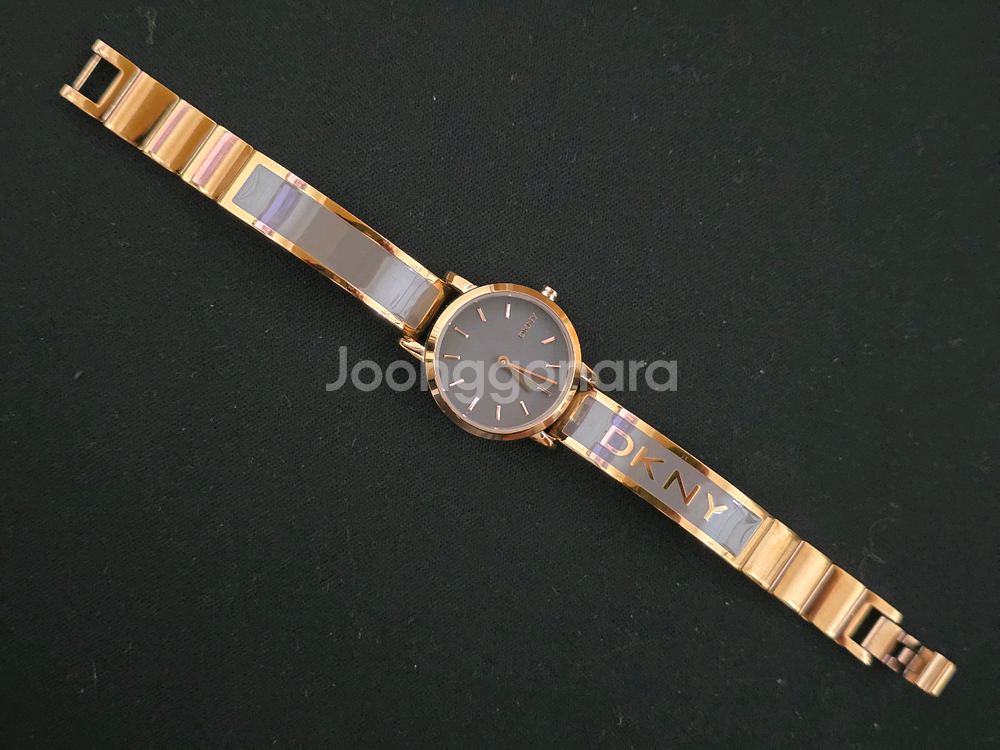 DKNY 여성시계--2