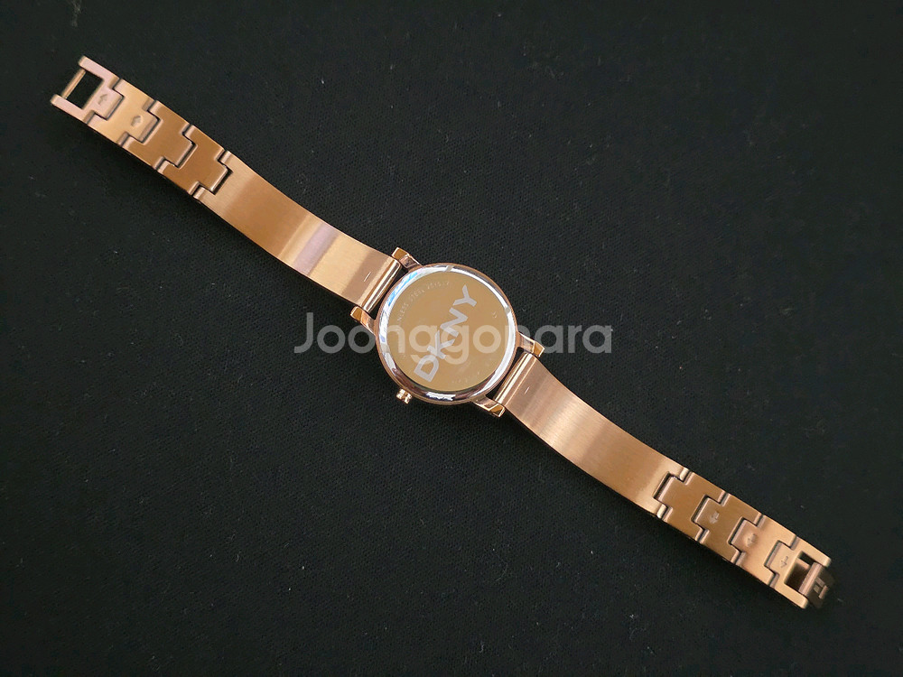 DKNY 여성시계--3