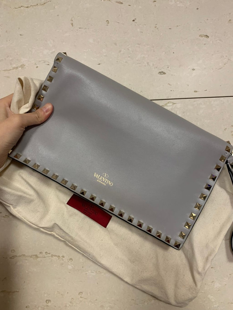 정품️ 발렌티노 락스터드 클러치...--1