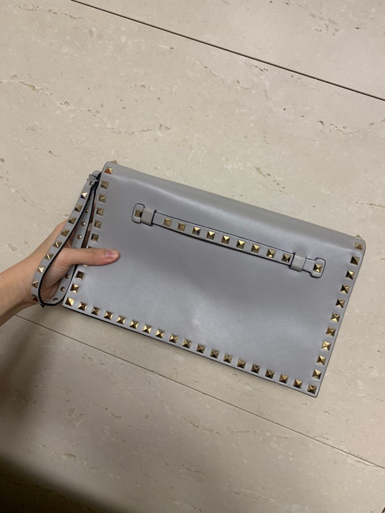 정품️ 발렌티노 락스터드 클러치...--2