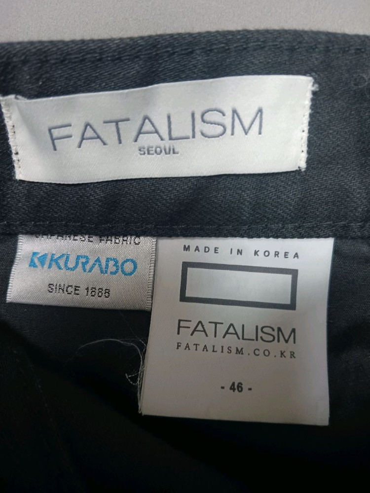 새제품 [30] 무신사 스탠다드 x 페이탈리즘 쿠라보원단 블랙 크롭진 이미지