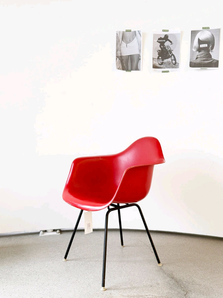 허먼밀러 체어 판매합니다 Eames Armchair for Herman Miller - red 이미지