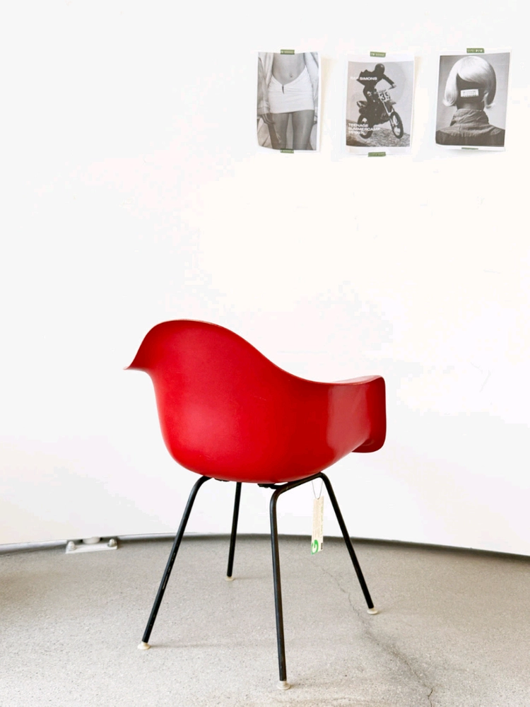 허먼밀러 체어 판매합니다 Eames Armchair for Herman Miller - red 이미지