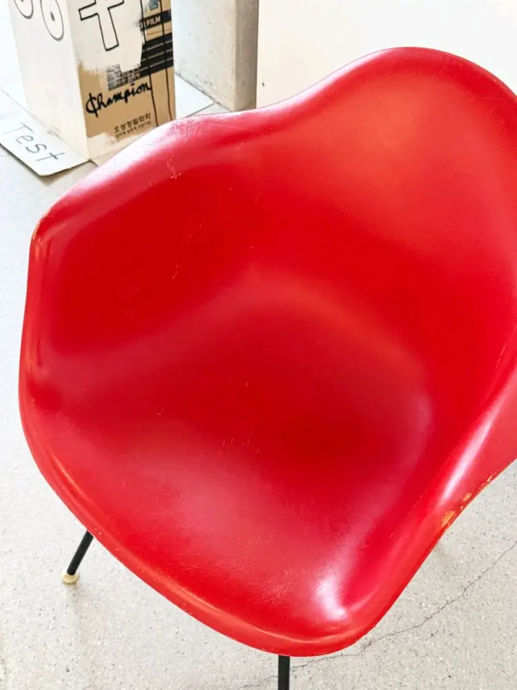 허먼밀러 체어 판매합니다 Eames Armchair for Herman Miller - red 이미지