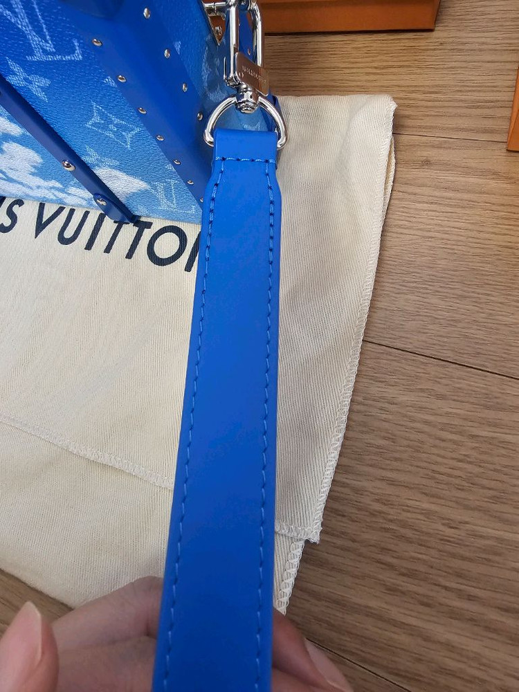 루이비통 버질아블로 클라우드 하드트렁크 클러치백 볼가 은장스티머 (새상품)--7