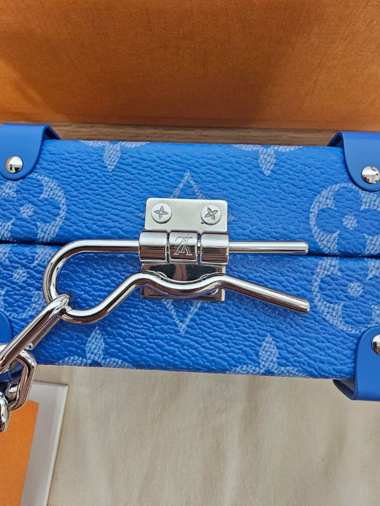 루이비통 버질아블로 클라우드 하드트렁크 클러치백 볼가 은장스티머 (새상품)--9