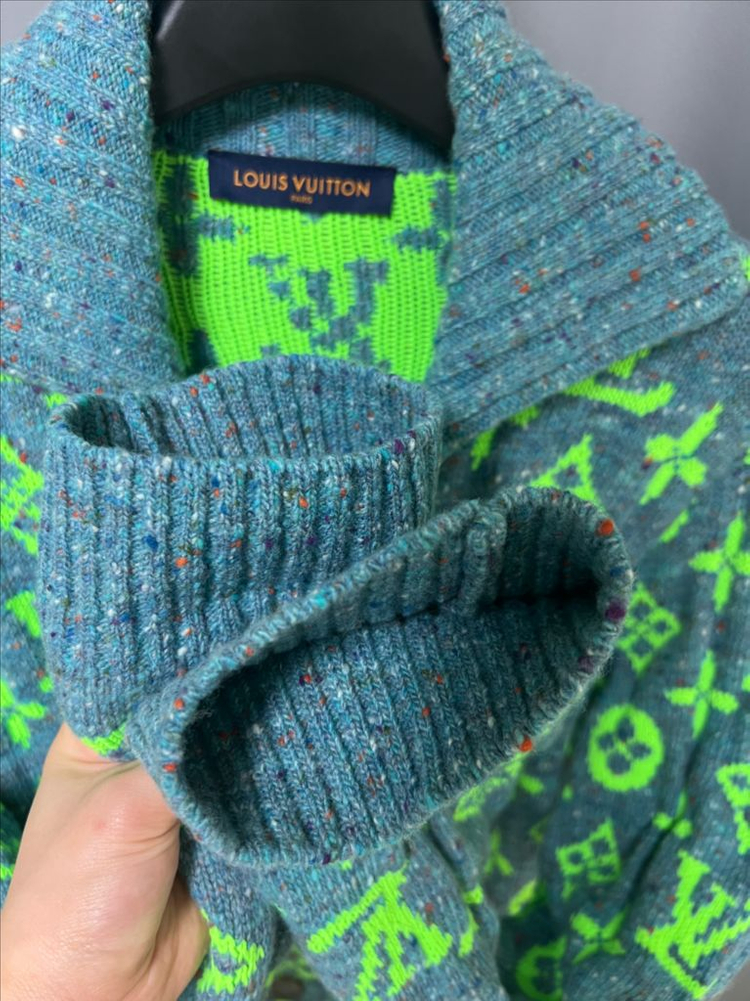 [정품] 새상품급 / L 루이비통 모노그램 시그니처 멀티컬러 가디건--2