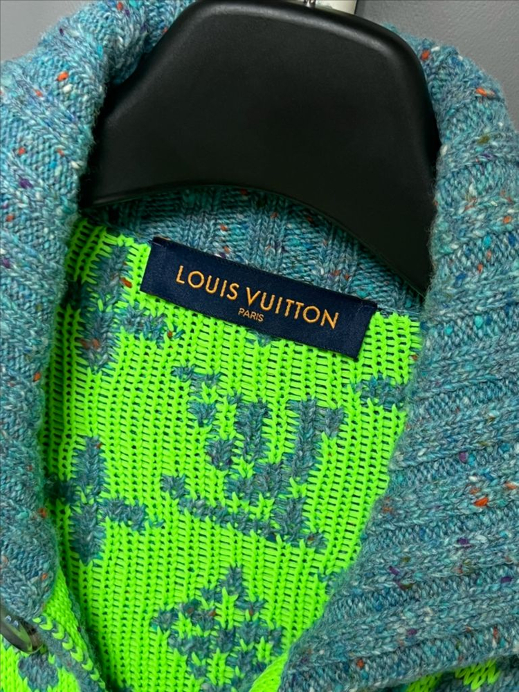 [정품] 새상품급 / L 루이비통 모노그램 시그니처 멀티컬러 가디건--3