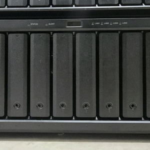 Synology DS1817+ NAS 서버 48TB HDD 10GBe 랜 이미지