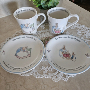 (새상품)일본 야마카 피터래빗 머그컵, 접시세트 판매해요