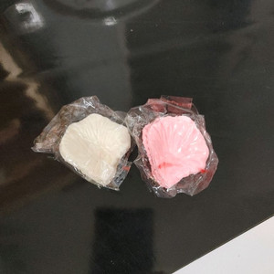 파티용품 꽃잎 1+1