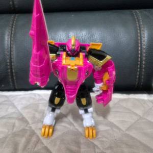 미니특공대 애니멀트론 크로커 로봇(무기, 방패포함)