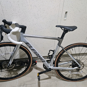 엘파마 로드너(타이어 갈아서 드림)