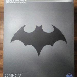 메즈코 배트맨 소버린나이트 팝니다. 1/12액션피규어