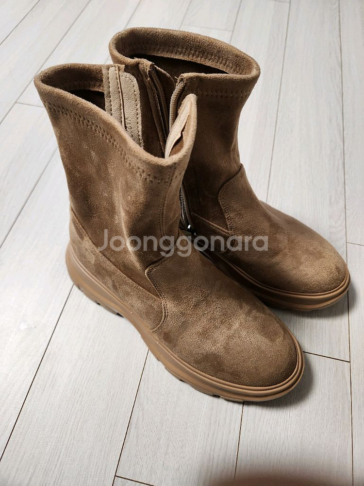 새상품급)엠.무크 원콧 스판부츠 스웨이드 베이지 사이즈230 집에서 한번 신어봤어요^^여러 중고사이트에도 같이 판매--3