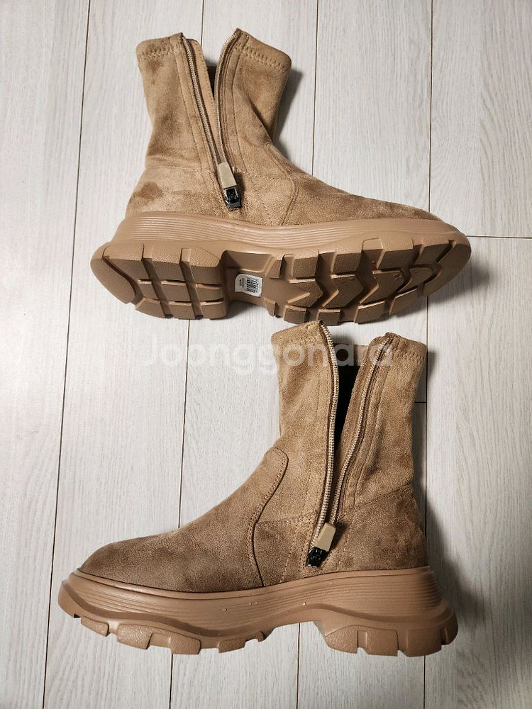 새상품급)엠.무크 원콧 스판부츠 스웨이드 베이지 사이즈230 집에서 한번 신어봤어요^^여러 중고사이트에도 같이 판매--5