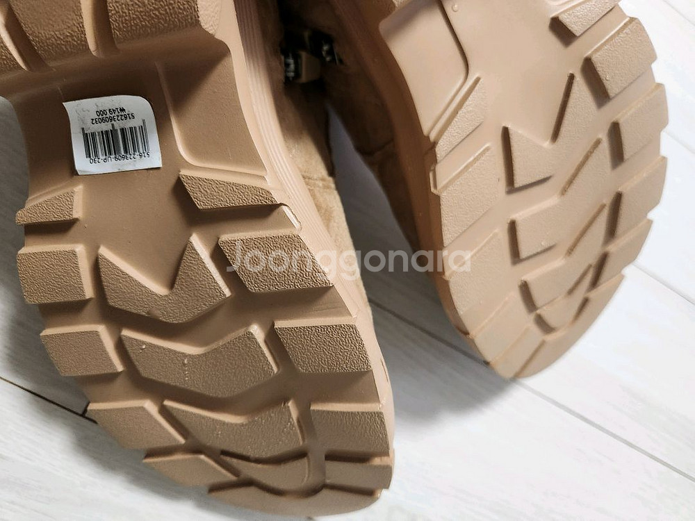 새상품급)엠.무크 원콧 스판부츠 스웨이드 베이지 사이즈230 집에서 한번 신어봤어요^^여러 중고사이트에도 같이 판매--7