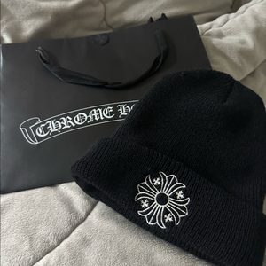 크롬하츠 로고 비니