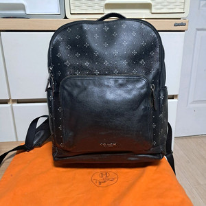 코치 블랙 가죽 백팩 (남녀공용 가능)