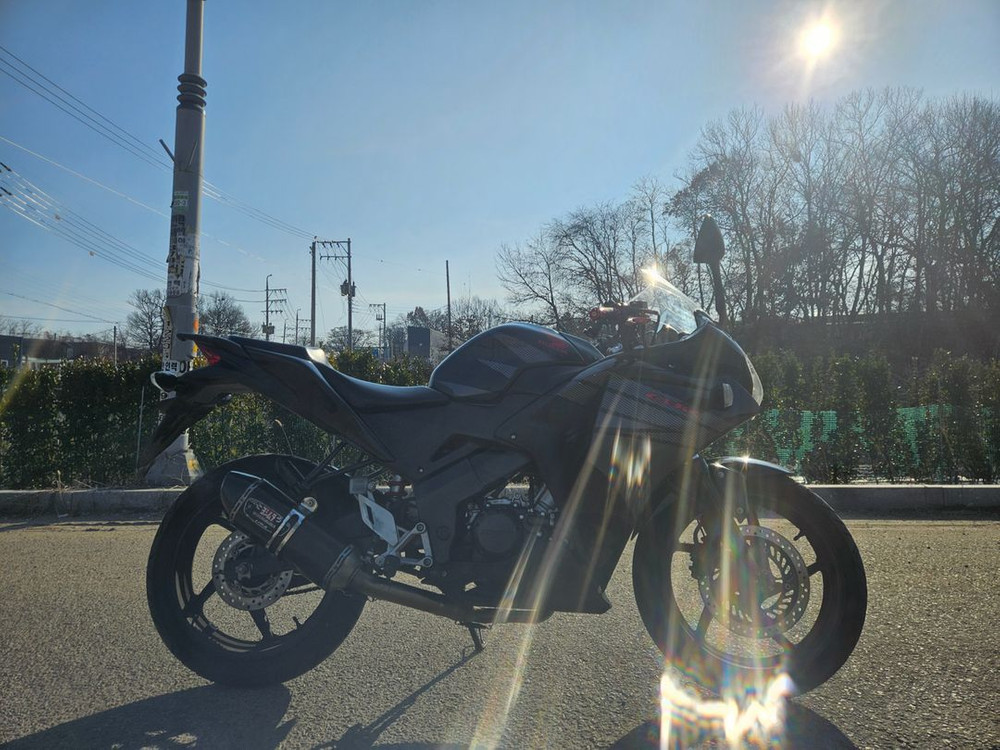 혼다 CBR125R 16년식 판매합니다 이미지