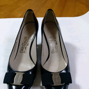 페라가모 까를라펌프스힐 235 블랙소가죽구두