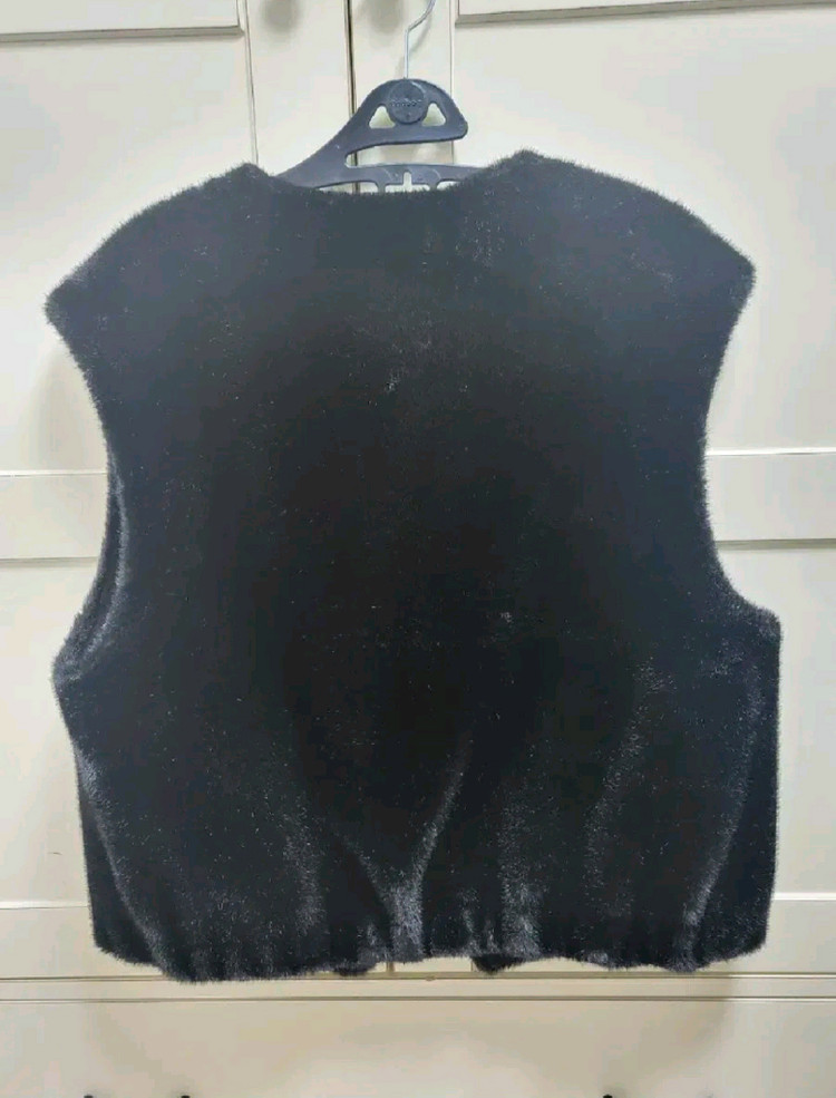 더엣지 FAUX 퍼베스트 에코퍼 블랙 이미지