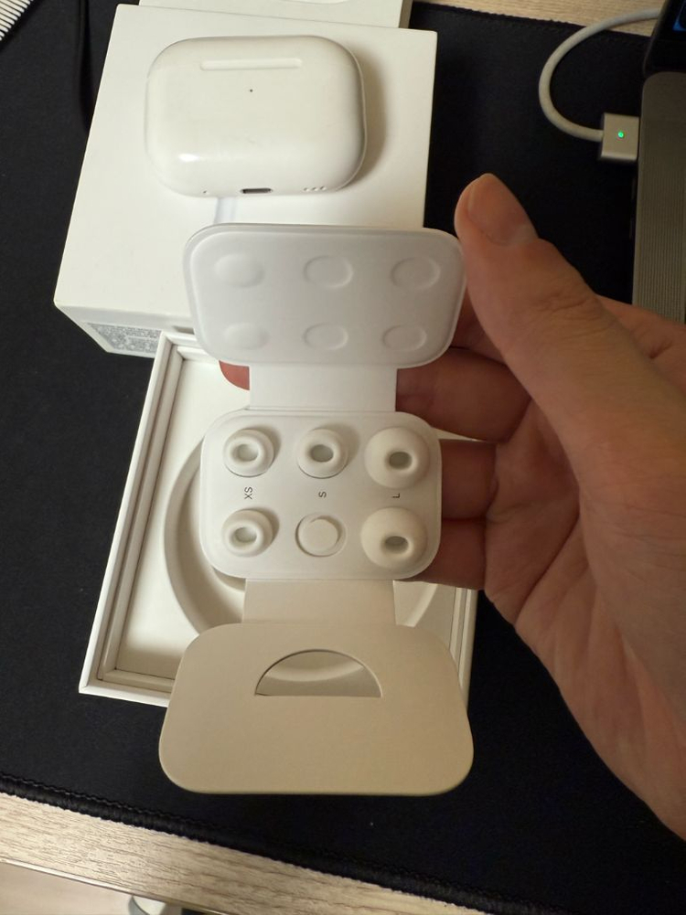 에어팟 프로 2세대 본체 케이스 라이트닝 풀구성--3