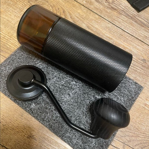 수동 커피 그라인더수동 커피 그라인더 이미지