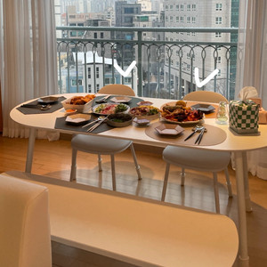 타원형 화이트 라미네이트 식탁 1800 (벤치형 긴의자, 식탁의자 두개 포함)