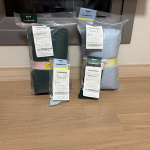 MSGM x 스타벅스 블랭킷,양말 (그린.블루) 4종 세트 일괄로 판매 해요~