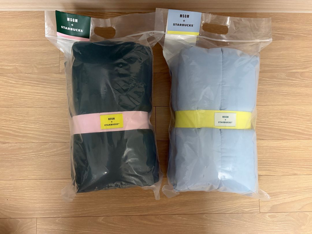 MSGM x 스타벅스 블랭킷,양말 (그린.블루) 4종 세트 일괄로 판매 해요~--3