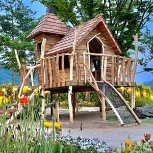 이솝우화에 나오는 아름답고 동화같은 트리하우스 팝니다