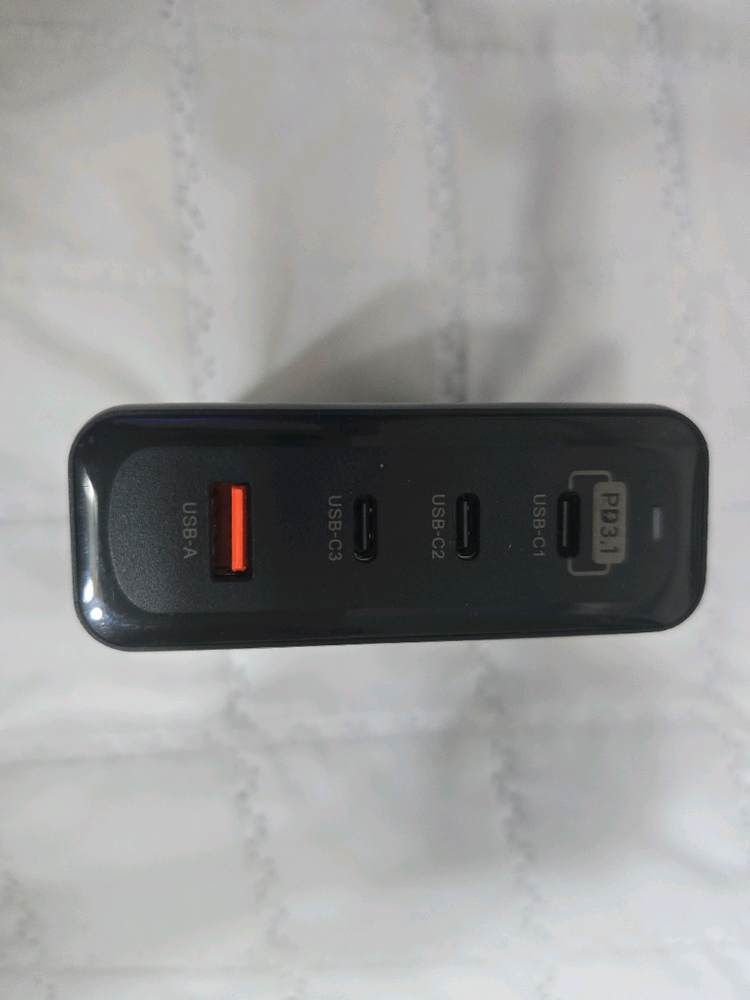 (고장) UM2 240W 4포트 GaN 충전기--1