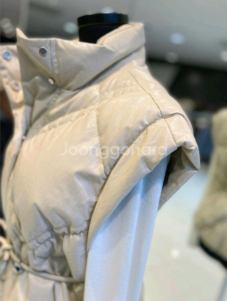 [새상품]보브(VOV) 크랙 구스다운 레더 숏베스트--6