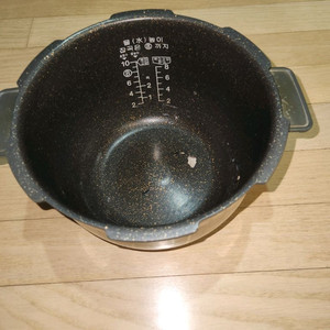 쿠쿠 10인용 전기밥솥 내솥입니다