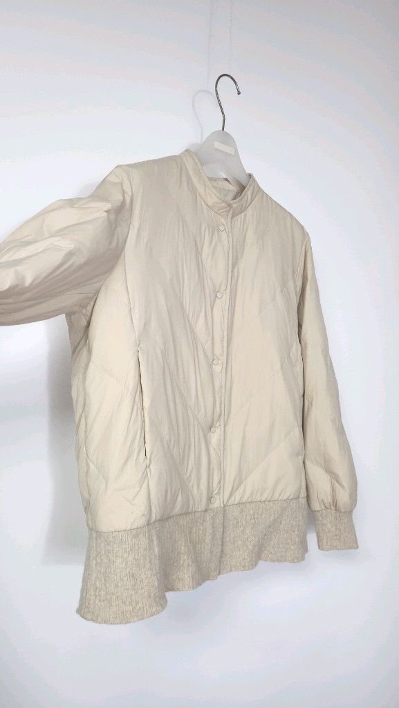 이새 2021 니트 배색 구스다운 경량 패딩 M 사이즈--2