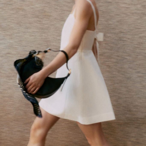 코스 오픈백 피나포어 미니 드레스 32