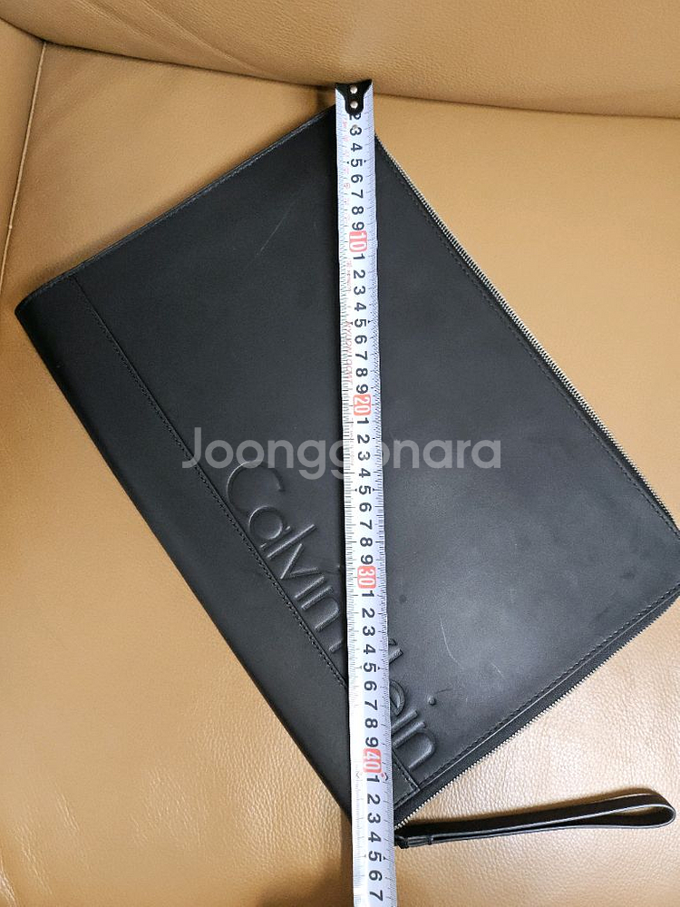 캘빈클라인 가죽 클러치 (검정, 노트북용)--3